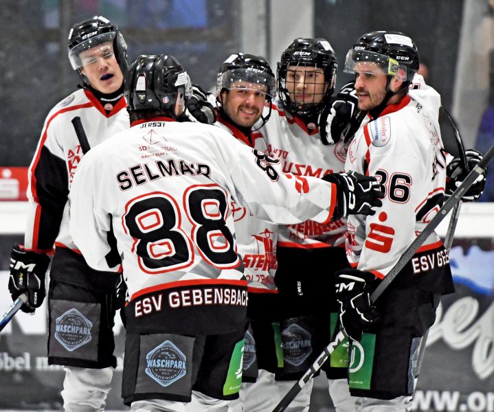 homepage - Jubel bei Gebensbach nach 13-1 Sieg in Dingolfing